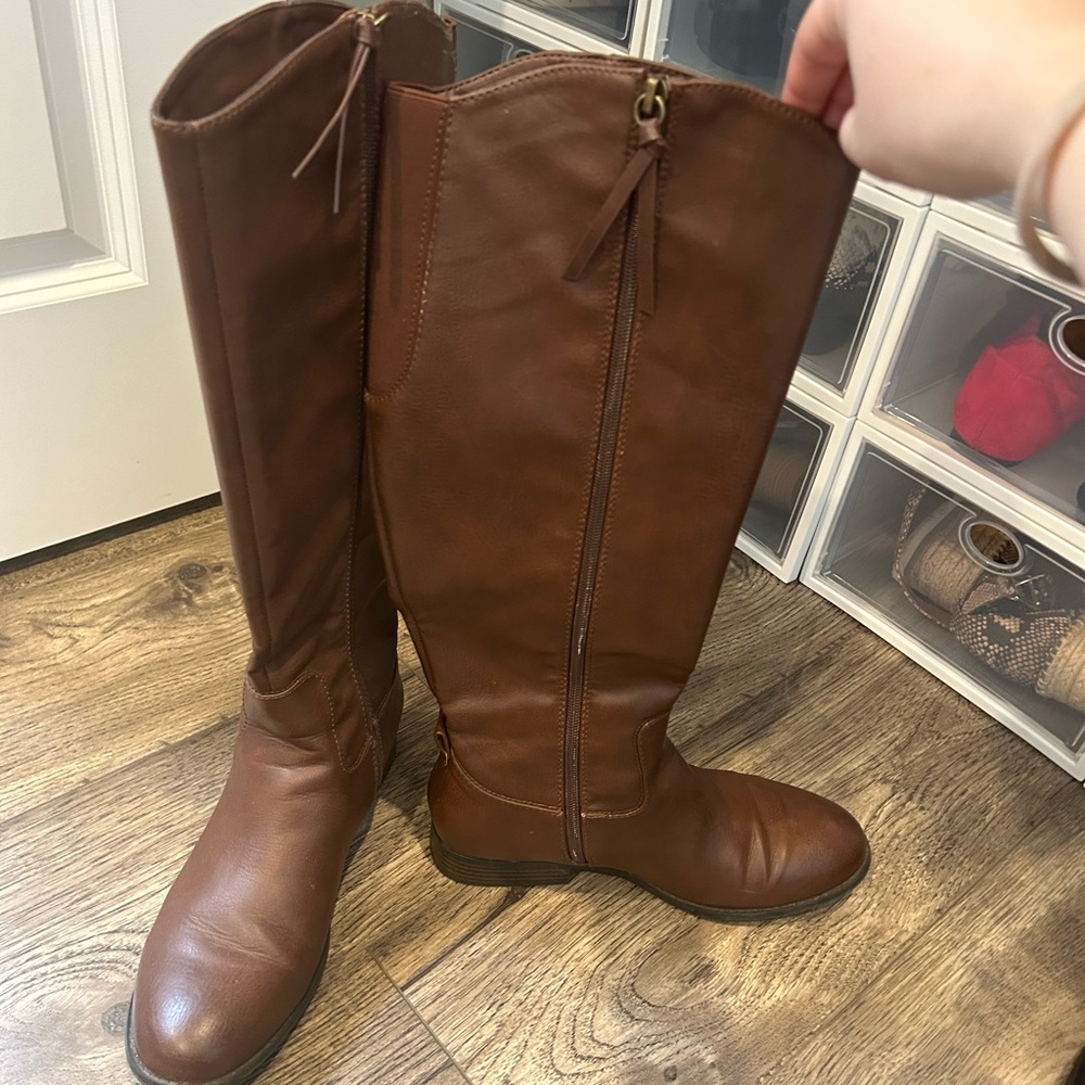 Brown knee high boots - Picture 3 of 3